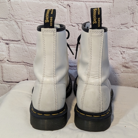 Dr. Martens white lace up - Picture 5 of 7